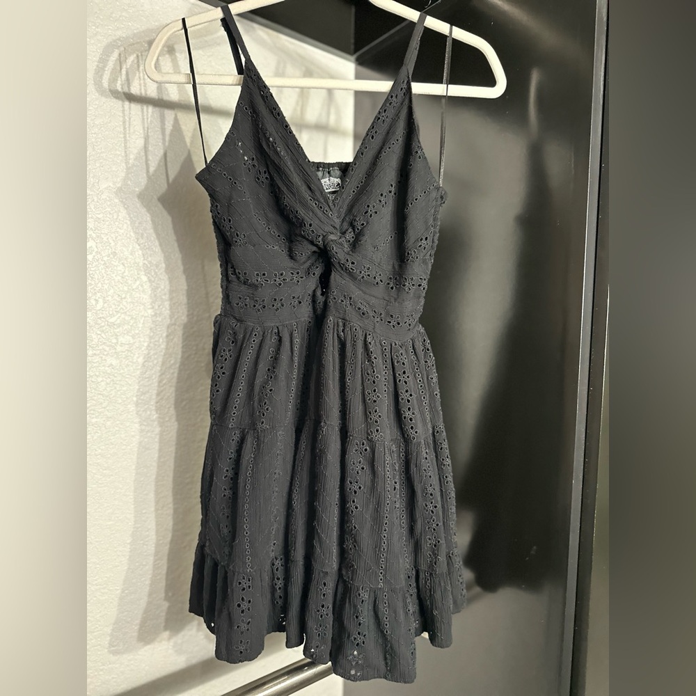 Angie Dress (L) fits like a medium!